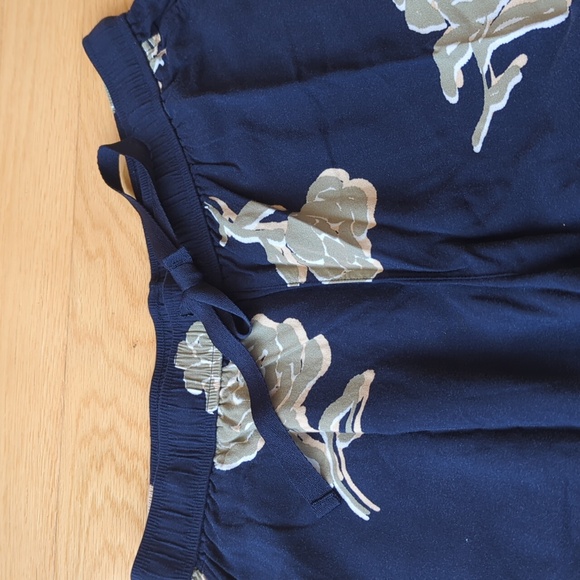 Uniqlo X Princesses Tam Tam Drape Easy Pant Navy Floral - Picture 6 of 8